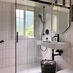 Waterfall Views-stylish Design-big Comfy Bed Apartmán