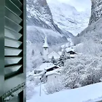 Waterfall Views-stylish Design-big Comfy Bed Lauterbrunnen