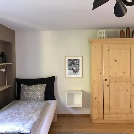 Waterfall Views-stylish Design-big Comfy Bed לוטרברונן