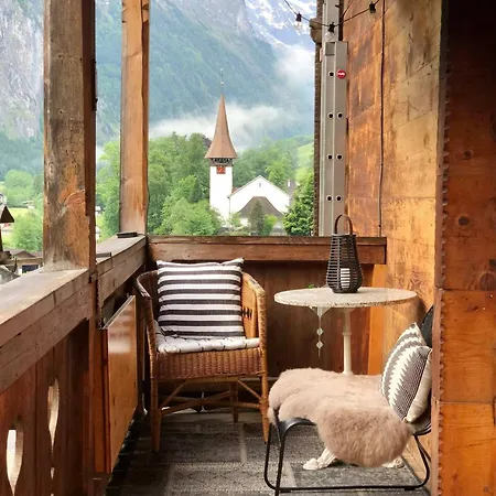 Waterfall Views-stylish Design-big Comfy Bed Lauterbrunnen