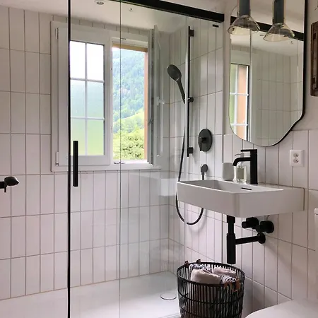 Waterfall Views-stylish Design-big Comfy Bed Apartmán