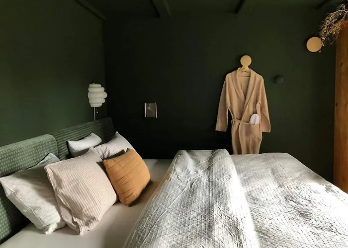 Waterfall Views-stylish Design-big Comfy Bed דירה