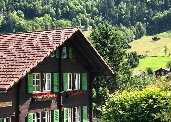 Waterfall Views-stylish Design-big Comfy Bed לוטרברונן